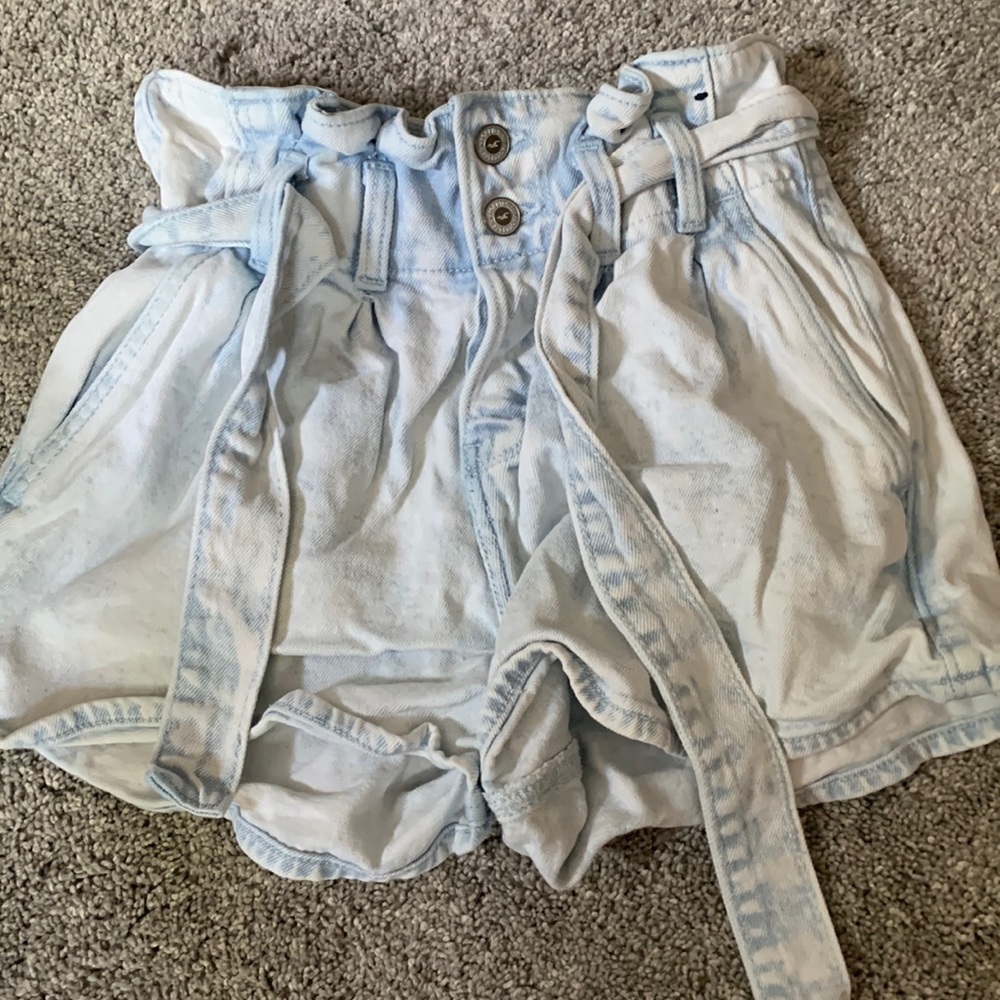 Hollister light wash shorts